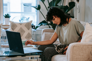 Illustration : "Le tarif d’une téléconsultation vétérinaire pour chat et son remboursement par les assurances"